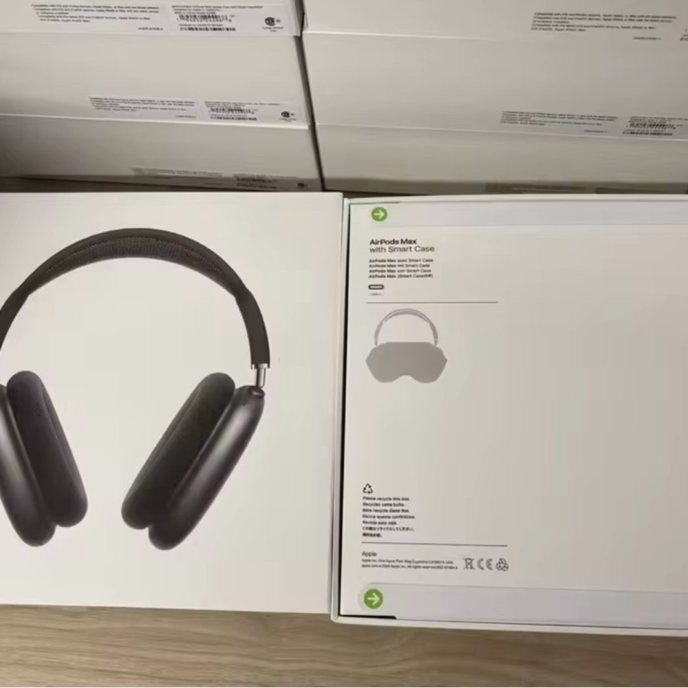 Apple AirPods Max in Black